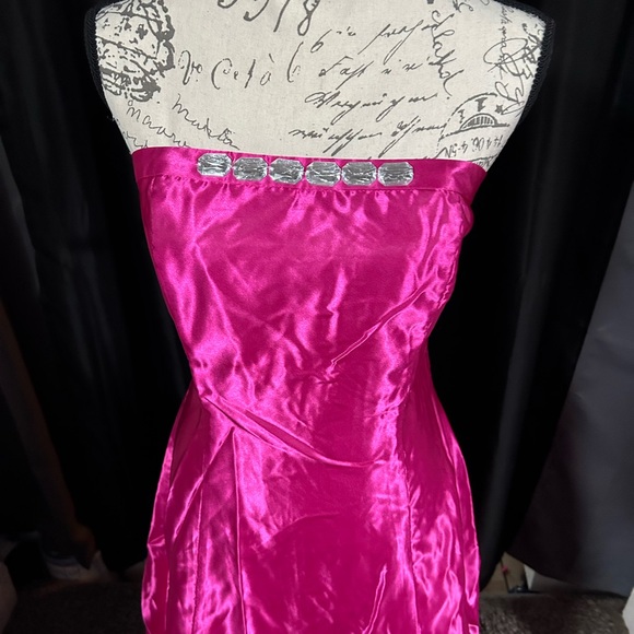 Pink strapless gown - Picture 2 of 2